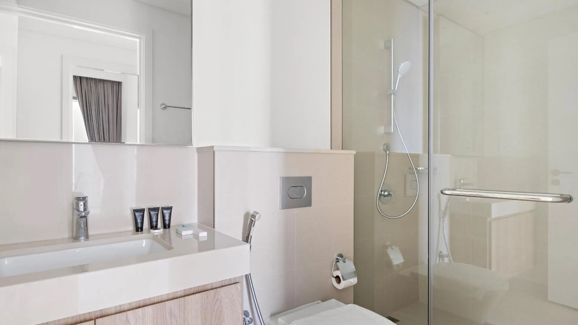 Spacious 2 Bdr With Unobstructed Burj Khalifa Views -Downtown Dubai
