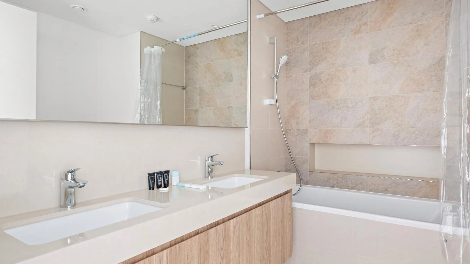 Spacious 2 Bdr With Unobstructed Burj Khalifa Views -Downtown Dubai Apartment