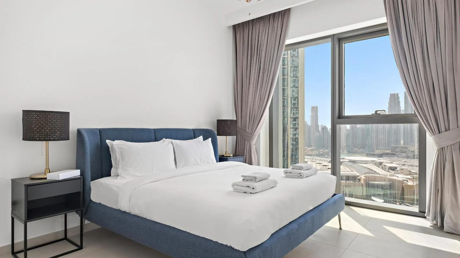 Spacious 2 Bdr With Unobstructed Burj Khalifa Views -Downtown Dubai 0*,