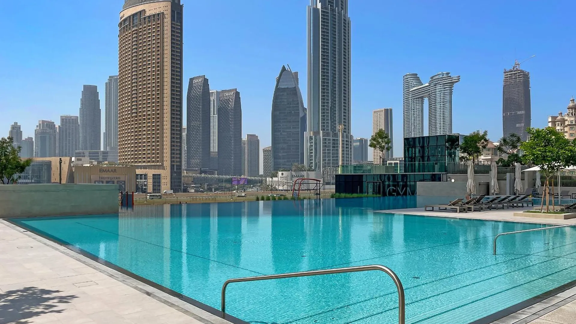 Spacious 2 Bdr With Unobstructed Burj Khalifa Views -Downtown Dubai Apartment